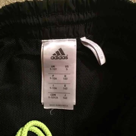 Boys ADIDAS Climalite Shorts in GUC sz S - Picture 2 of 4